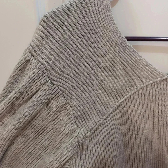 FREE PEOPLE Womens Allure Pullover V-Neck Sweater - Picture 5 of 8